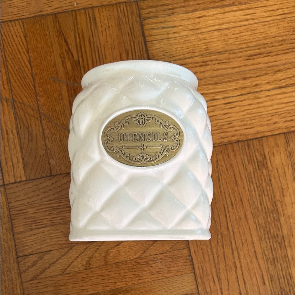 Quilted White Ceramic Utensil Holder